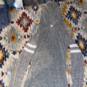 Long sleeve hoodie style